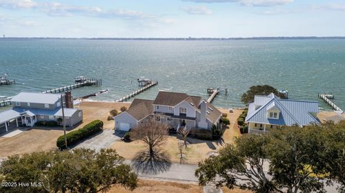 4319 Coral Point Rd, Morehead City, NC, 28557-2749 | Card Image