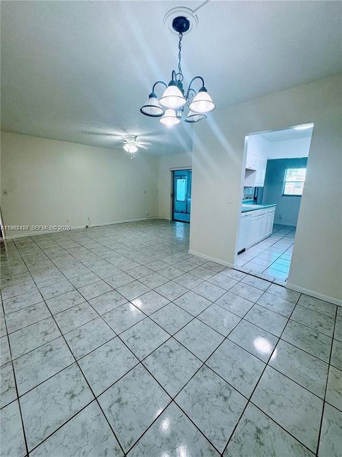 apt-105-8000 Lagos De Campo Blvd, Tamarac, FL, 33321-3801 | Card Image