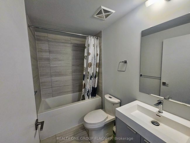 2008 - 2920 Highway 7, Condo with 2 bedrooms, 1 bathrooms and null parking in Vaughan ON | Image 6