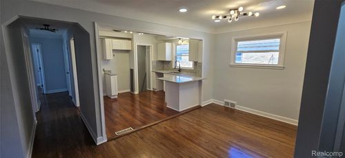 19189 Berden St, Detroit, MI, 48236-2007 | Card Image