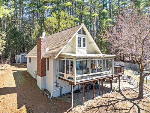 105 Shoreline Dr, Ware, MA, 01082-9401 | Card Image