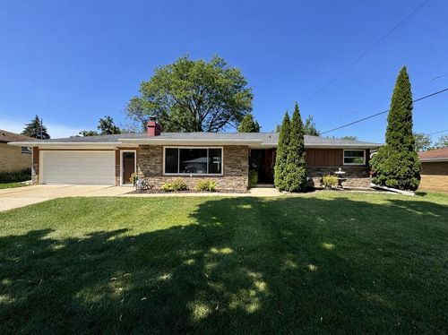 1700 Chateau Drive, GREEN BAY, WI, 54301 | Card Image