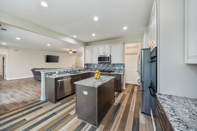 2543 Edgewater Dr, House other with 3 bedrooms, 2 bathrooms and 2 parking in Elgin IL | Image 13