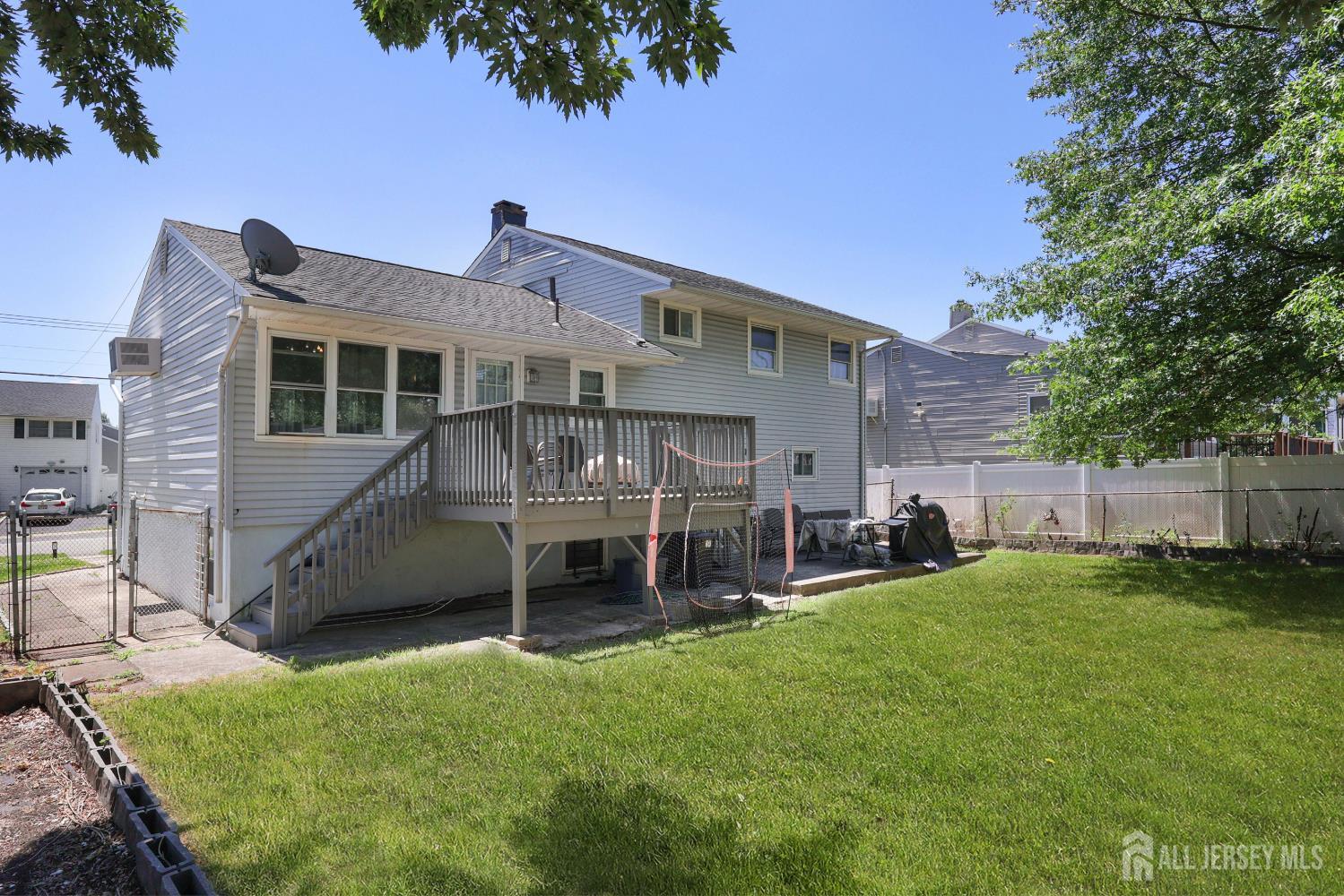 Residential in Fords 5