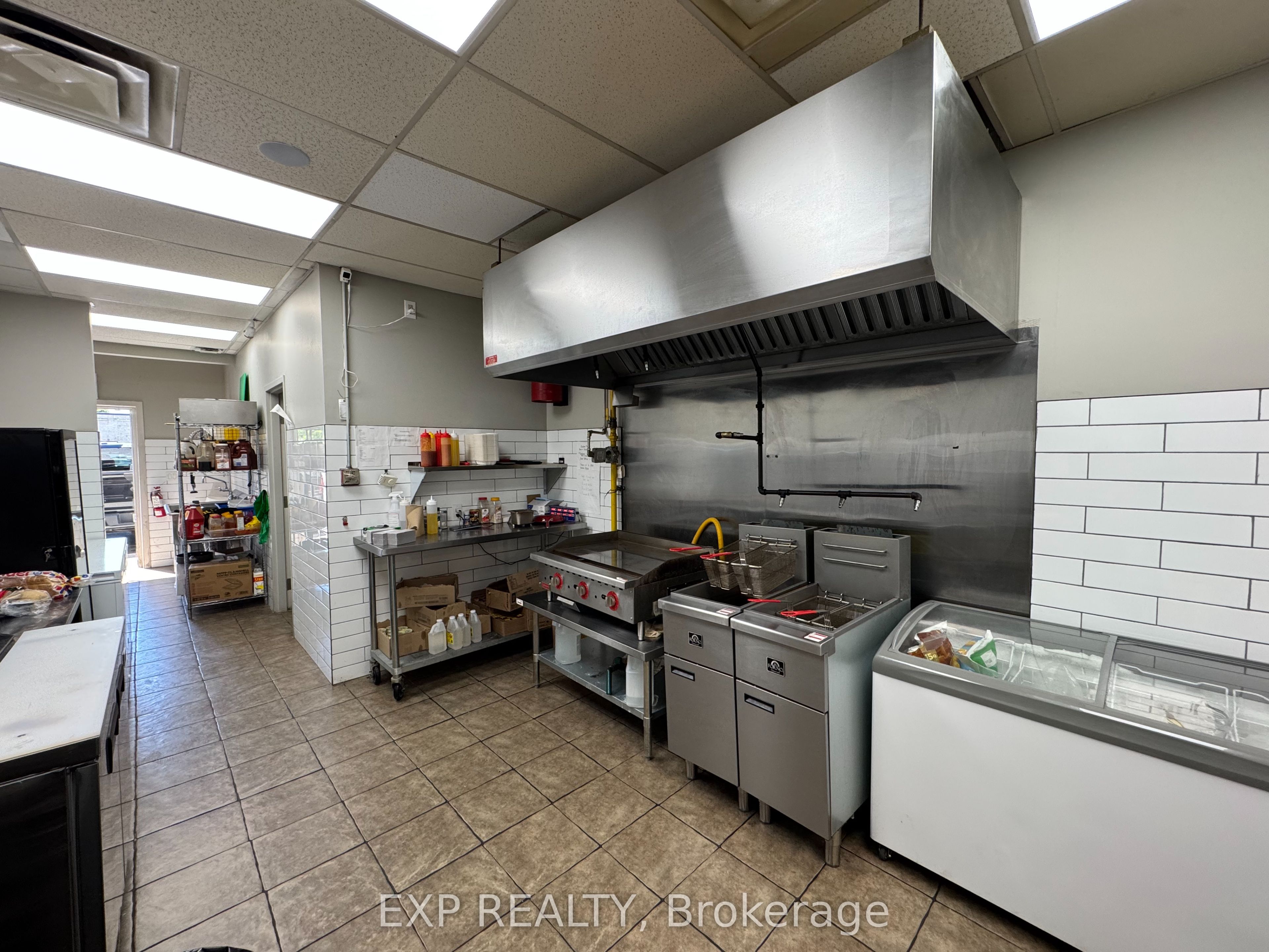 Commercial Sale in London East 5