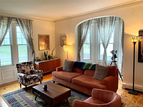 90 Innis Ave, Poughkeepsie, NY, 12601-2815 | Card Image