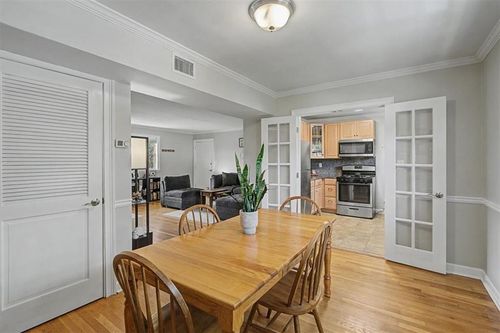 4b-3660 Peachtree Rd Ne, Atlanta, GA, 30319-1258 | Card Image