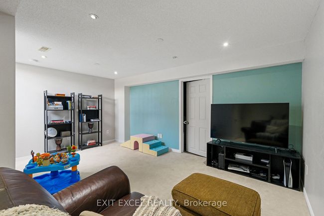 1509 Demeter St, House attached with 3 bedrooms, 2 bathrooms and 2 parking in Orleans ON | Image 24