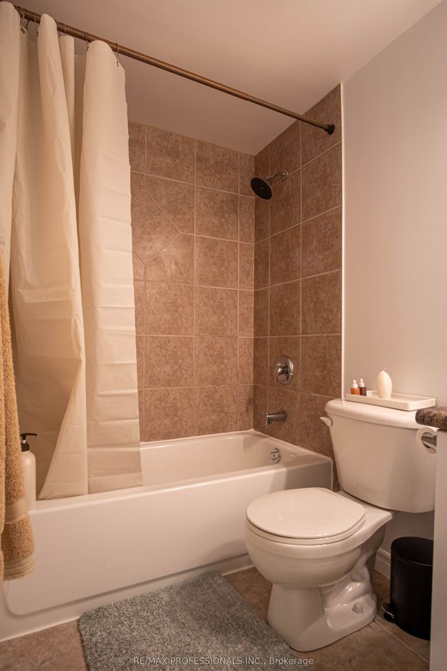 502 - 47 Caroline St N, Condo with 2 bedrooms, 1 bathrooms and null parking in Hamilton ON | Image 9