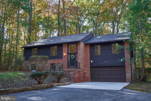 8126 King Arthurs Ct, Manassas, VA, 20112-3522 | Card Image