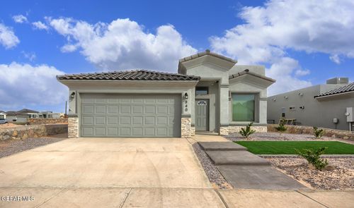 840 Paseo Dulce Ave, Horizon City, TX, 79928-8460 | Card Image