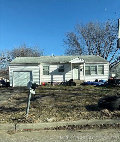 1961 Florence Ave, Tulsa, OK, 74110-2709 | Card Image
