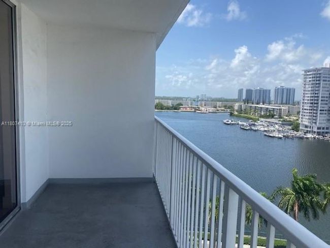 APT-1011W - 2801 Ne 183 Rd St, Condo with 1 bedrooms, 2 bathrooms and null parking in Aventura FL | Image 16