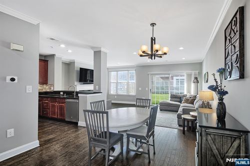 137 Abbie Ct, Guttenberg, NJ, 07093-8377 | Card Image