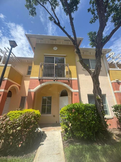 703-703 N Santa Catalina Cir, North Lauderdale, FL, 33068-6306 | Card Image