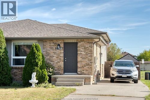 2746 Allyson Ave, Windsor, ON, N8W5S8 | Card Image