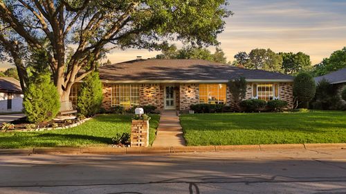 4413 Willow Way Rd, Fort Worth, TX, 76133-6730 | Card Image