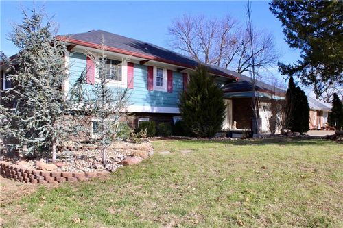 5948 Richmond Ave, Kansas City, KS, 66102-1216 | Card Image