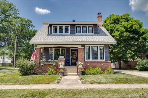 209 W Spruce St, Jerseyville, IL, 62052-1629 | Card Image