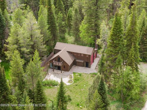 386 Spruce St, Alpine, WY, 83128 | Card Image