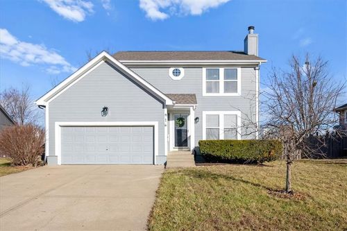 916 Witch Hollow St, Gardner, KS, 66030-1795 | Card Image