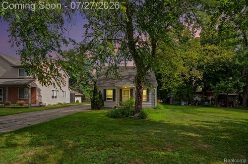 437 Hartland Dr, Troy, MI, 48083-5015 | Card Image