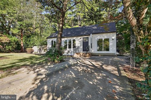 18 Day Ave, BERLIN, NJ, 08009-9215 | Card Image