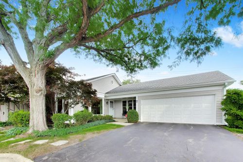7 The Court Of Hidden Bay, Northbrook, IL, 60062-3208 | Card Image