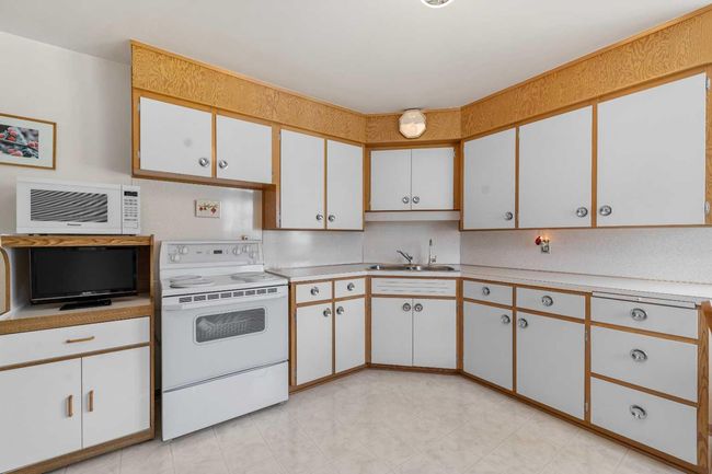 8 Foley Road Se, House other with 3 bedrooms, 1 bathrooms and 3 parking in Calgary AB | Image 12