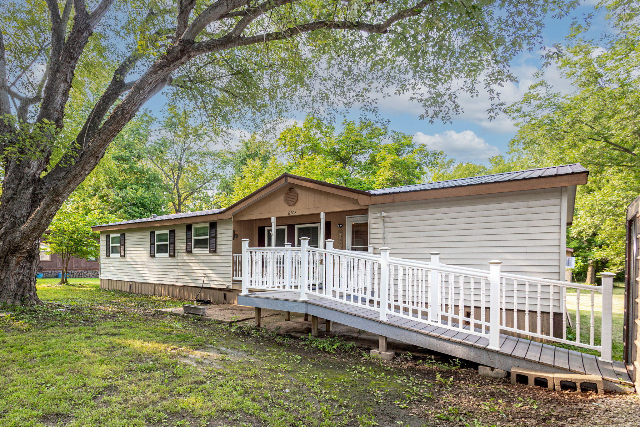 Henwick Ln, Jefferson City, MO 65109