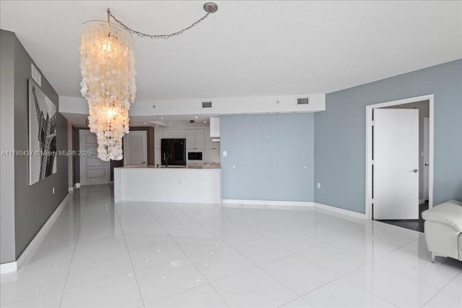 UNIT-1202 - 200 Sunny Isles Blvd, Condo with 3 bedrooms, 2 bathrooms and null parking in Sunny Isles Beach FL | Image 11