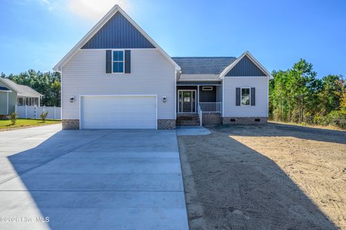 117 Mom Ln, New Bern, NC, 28562-5702 | Card Image