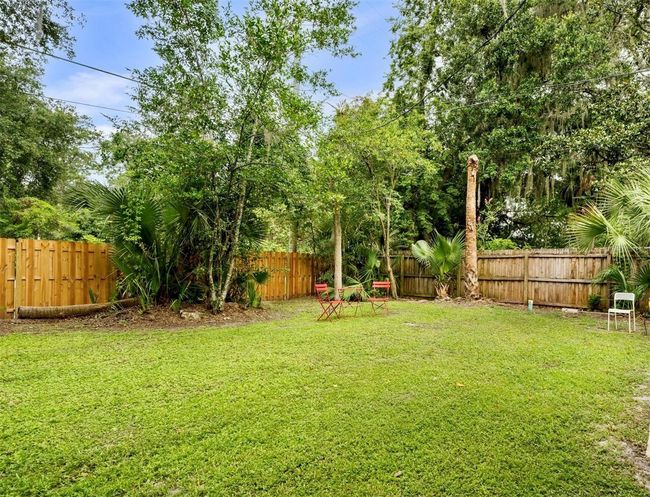 1604 Ne 7 Th St, House other with 5 bedrooms, 3 bathrooms and null parking in Gainesville FL | Image 17