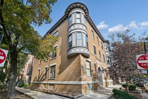 202-846 Cornelia Ave, Chicago, IL, 60657-1749 | Card Image