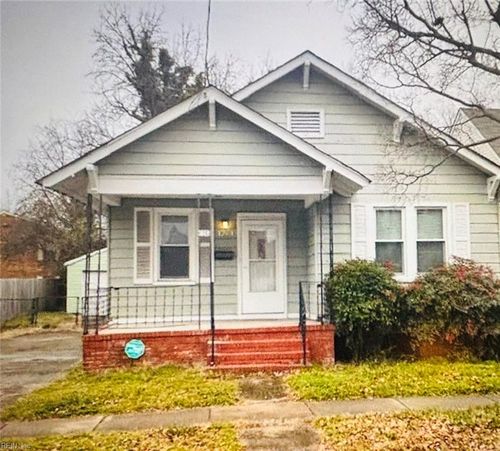 1262 W 40th St, Norfolk, VA, 23508-2361 | Card Image