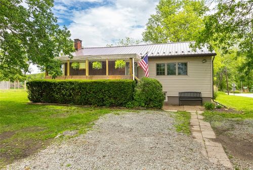 118 E Hillis St, Youngwood, PA, 15697-1127 | Card Image