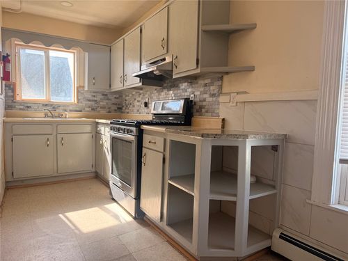 3-276 Lonsdale Avenue, Pawtucket, RI, 02860 | Card Image