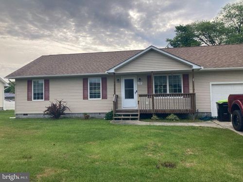 209 N First St, GREENWOOD, DE, 19950-9450 | Card Image