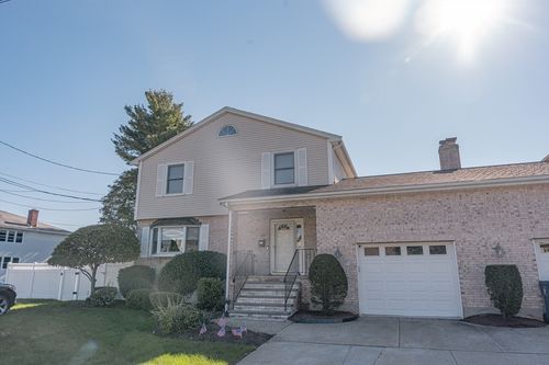 194-194 Linwood Ave, Newton, MA, 02460-1429 | Card Image