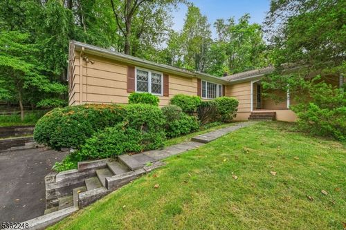 12 Sunrise Dr, Morris Plains, NJ, 07950-2019 | Card Image