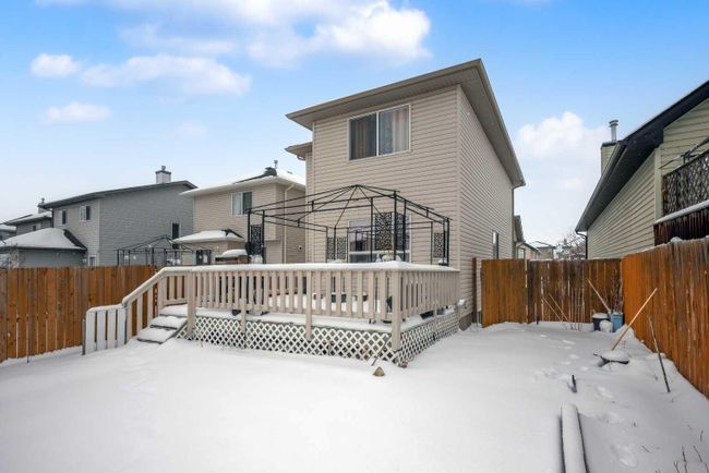 2082 Bridlemeadows Manor Sw, Home with 4 bedrooms, 3 bathrooms and 2 parking in Calgary AB | Image 47