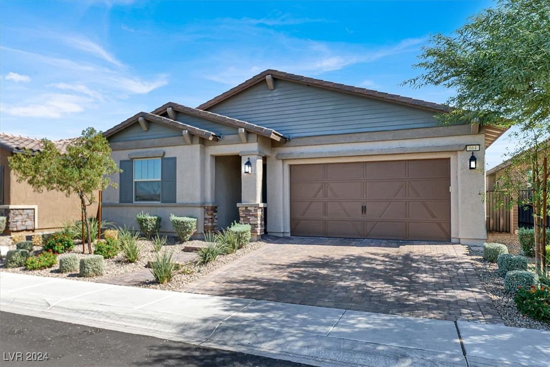 Longfeather St, Henderson, NV 89011