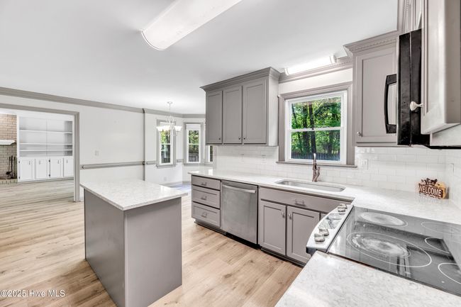 103 E Raintree Ln, House other with 3 bedrooms, 4 bathrooms and 2 parking in Goldsboro NC | Image 14