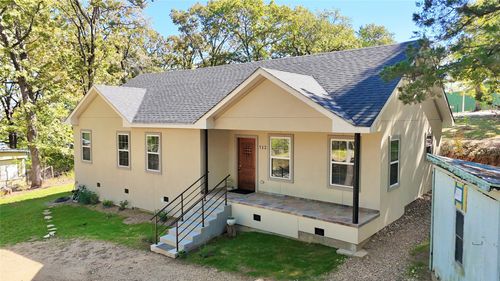 712 Regal Dr, Tool, TX, 75143-8296 | Card Image