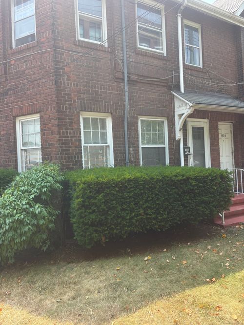 1060 Connecticut Ave, Bridgeport, CT, 06607-1206 | Card Image