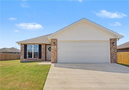 908 S Green Heron Ln, Siloam Springs, AR, 72761-4086 | Card Image