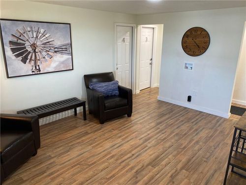 8705 E 63rd St, Kansas City, MO, 64133-4703 | Card Image