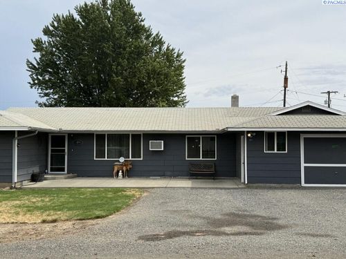 301 Kinne Ln, Selah, WA, 98942-9586 | Card Image