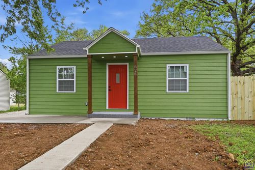 826 Se 33rd Ter, Topeka, KS, 66605-2621 | Card Image