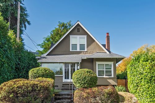 5619 16th Ave Ne, Seattle, WA, 98105-2520 | Card Image